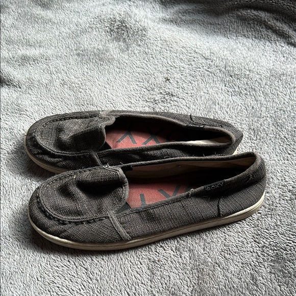 Roxy Black Sneakers Minimalist Slip-On Design - Picture 1 of 7